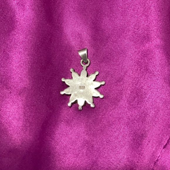 Nwot 925 Silver pendant with polished turquoise. - Picture 3 of 6